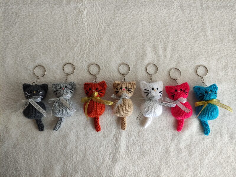 1 pc Cat - Keychain ring, more natural colors